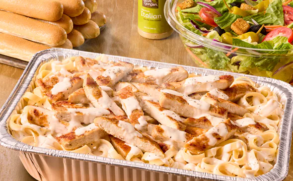 Family-Style Chicken Alfredo Bundle (Serves 4-6)