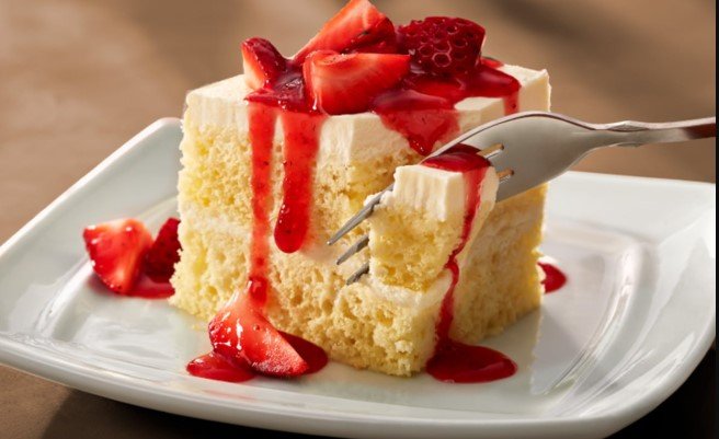 Strawberry Cream Cake (V)